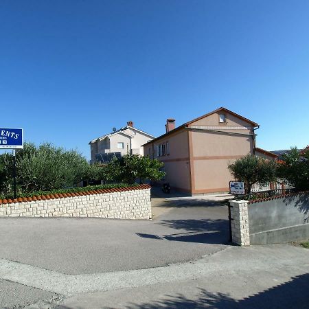 Apartments Ljubica Barbat na Rabu Esterno foto