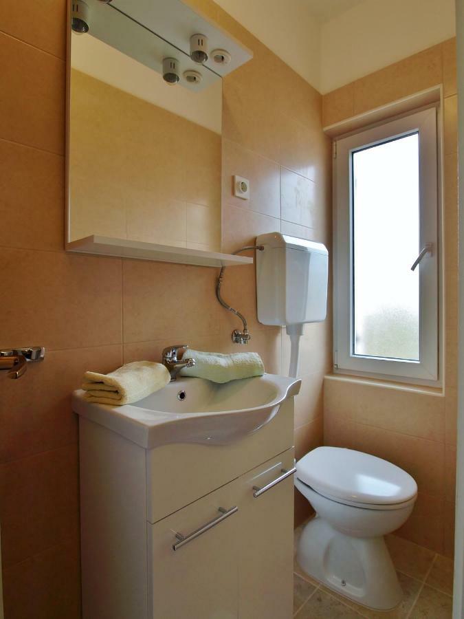 Apartments Ljubica Barbat na Rabu Esterno foto
