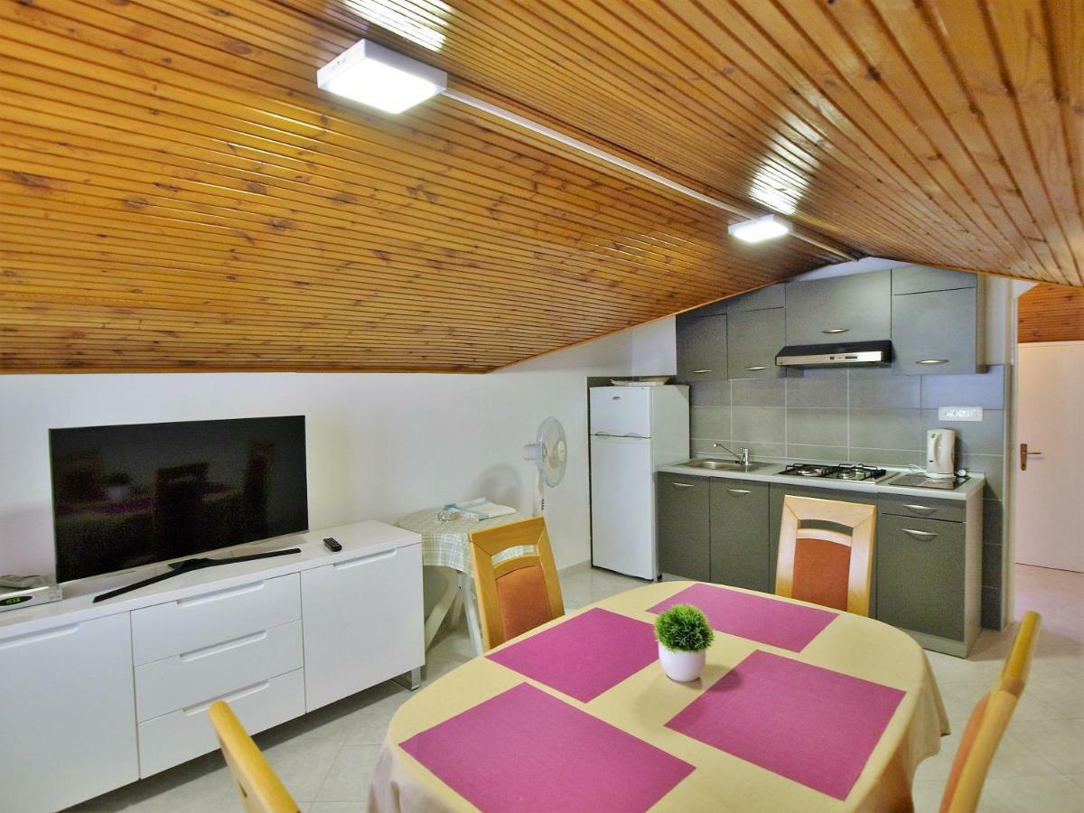 Apartments Ljubica Barbat na Rabu Esterno foto