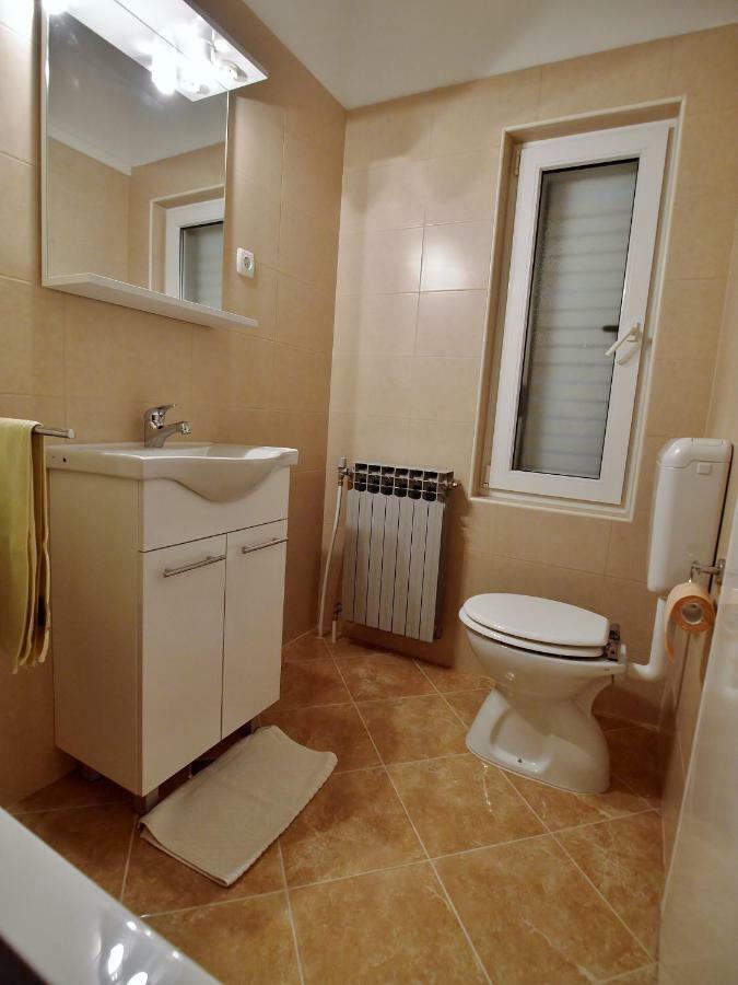 Apartments Ljubica Barbat na Rabu Esterno foto