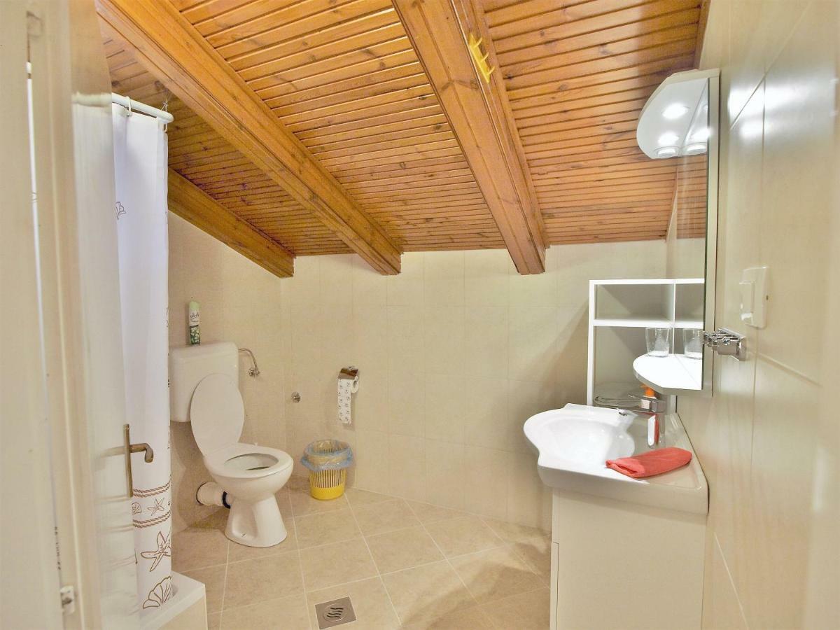 Apartments Ljubica Barbat na Rabu Esterno foto