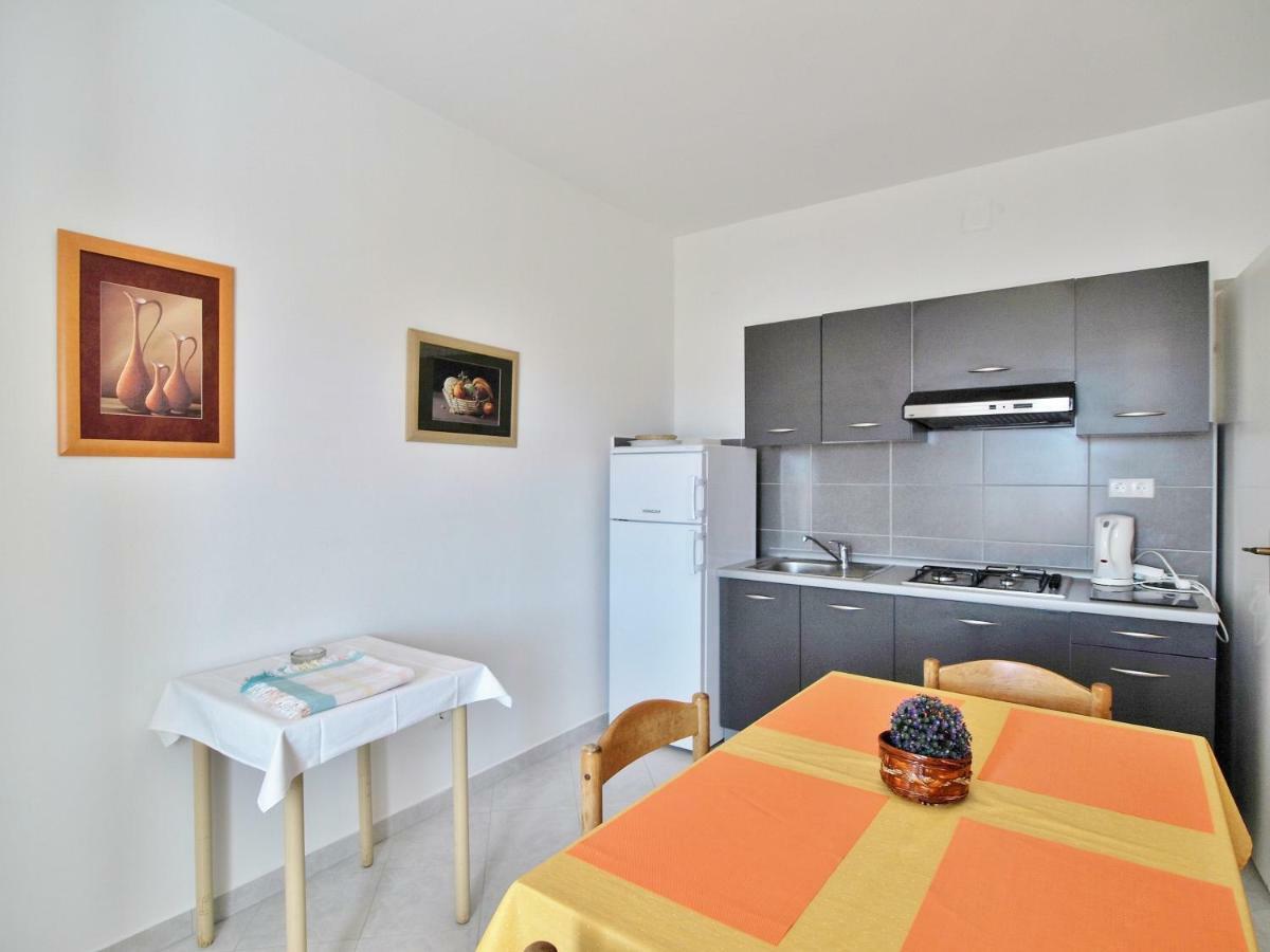 Apartments Ljubica Barbat na Rabu Esterno foto