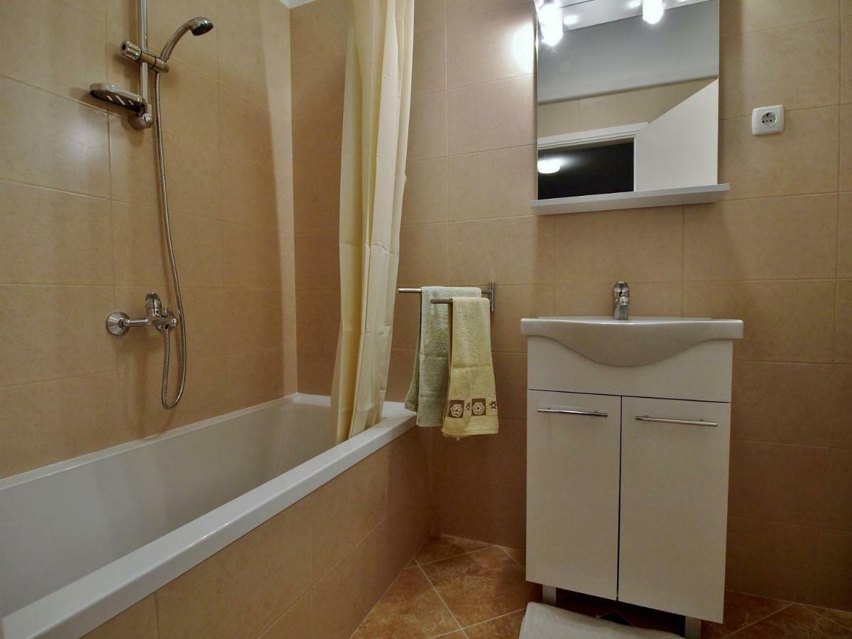 Apartments Ljubica Barbat na Rabu Esterno foto