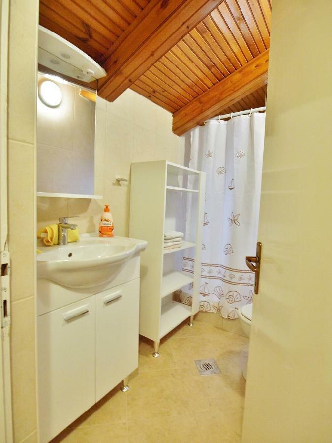 Apartments Ljubica Barbat na Rabu Esterno foto