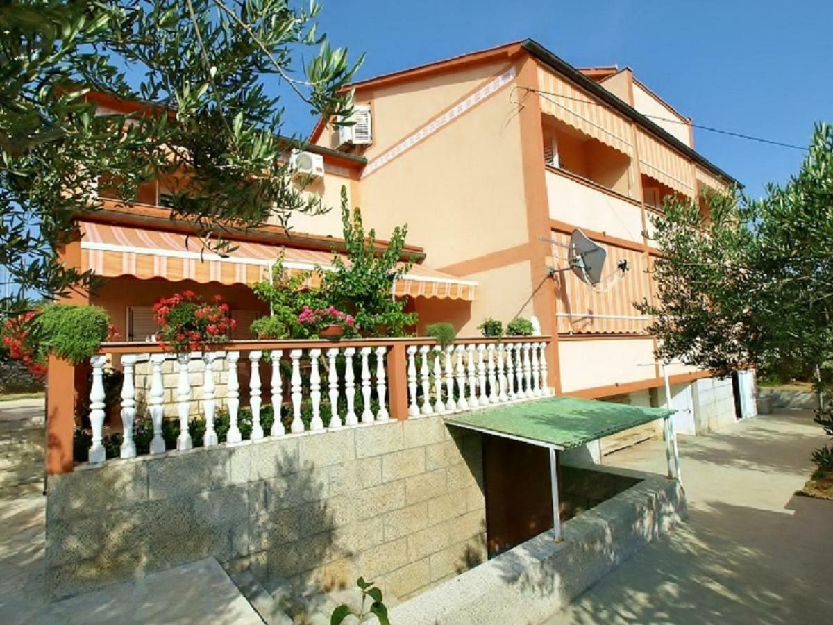 Apartments Ljubica Barbat na Rabu Esterno foto